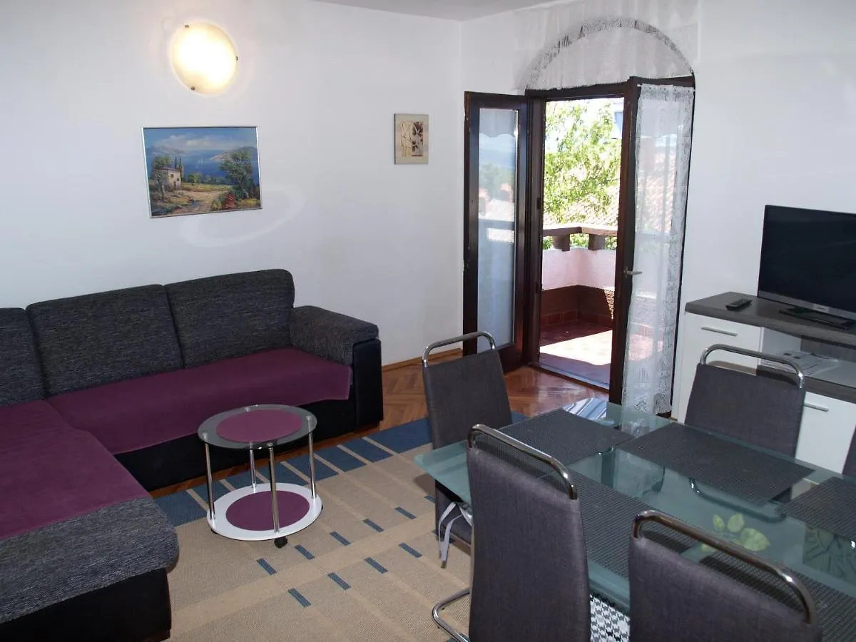 Apartments Matic Njivice
