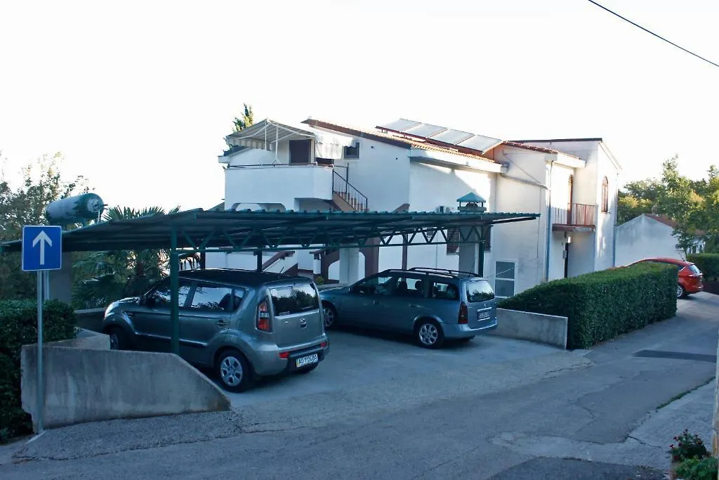 Apartments Matic Njivice