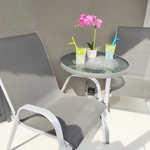 https://white-studio-apartman.pula-hotels.org