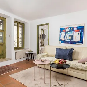 https://apartment-grisia.in-istria.net