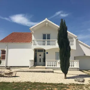 https://villa-zerava-nin.hotelinzadar.com