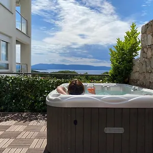 Apartment Luxury Luna, Njivice