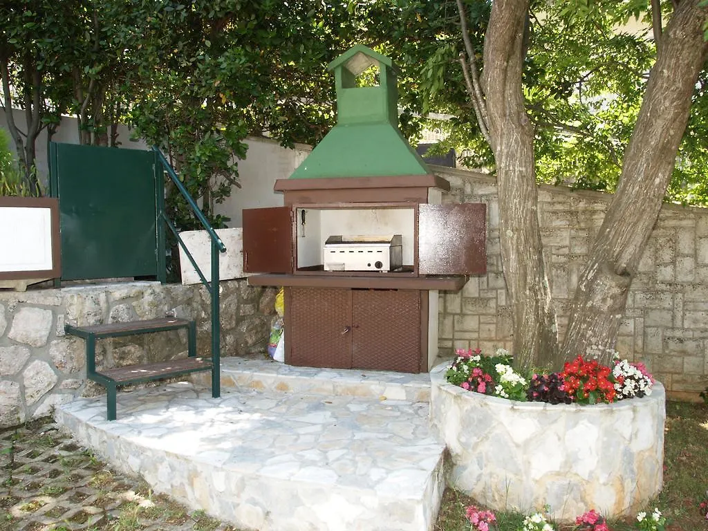 Apartments Matic Njivice Croatia