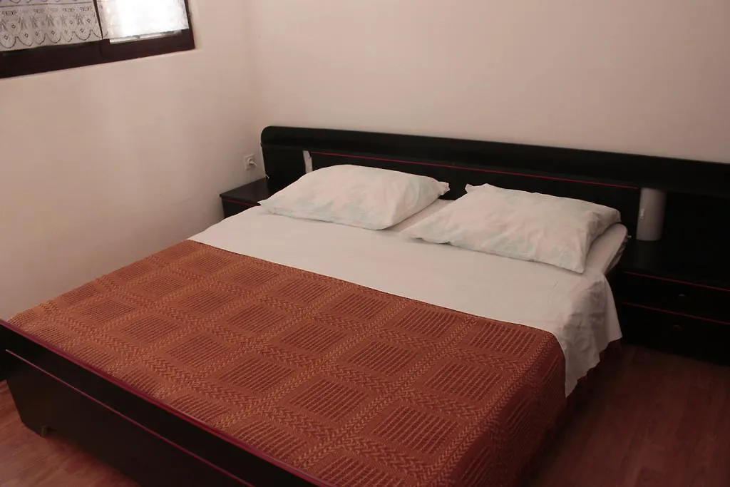 Apartments Matic Njivice
