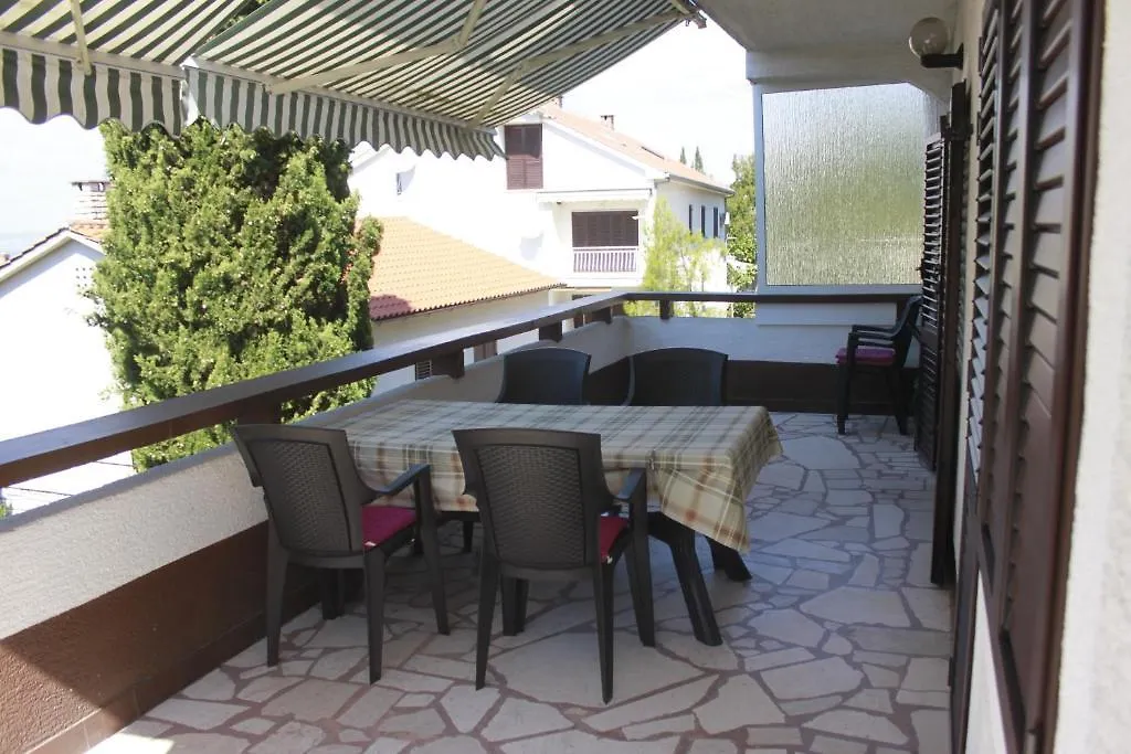 Apartments Matic Njivice Croatia