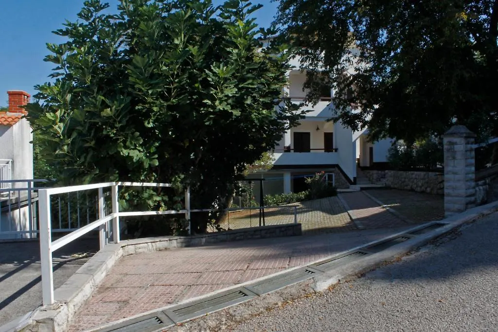 Apartments Matic Njivice